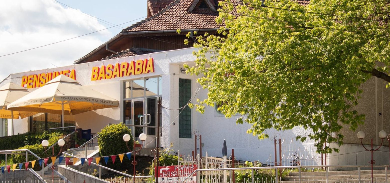 Clădirea Motel Basarabia, văzută dinspre stradă